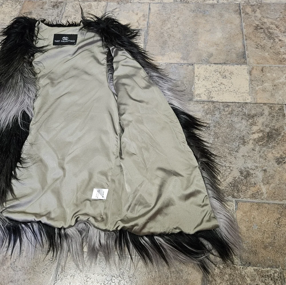 Tart Collections Faux Fur Ombre Vest Size Medium